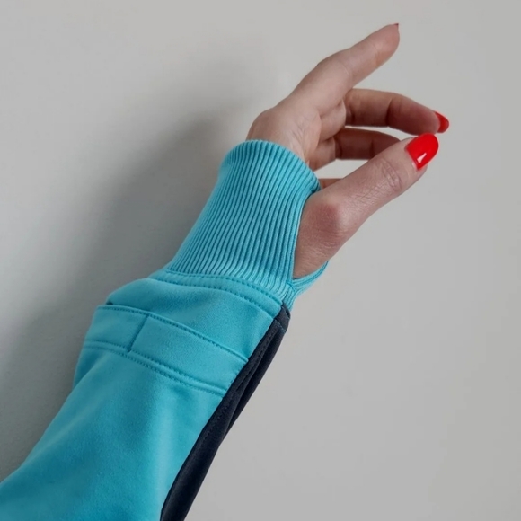 Nike Women's Dri-Fit Half Zip Hooded Thumbhole Running Sweatshirt Pullover! M - Picture 4 of 6